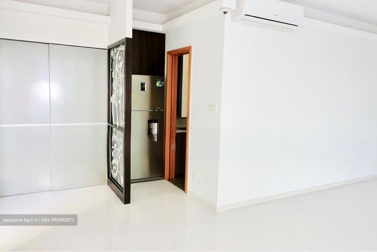 The Esta (D15), Condominium #584382011